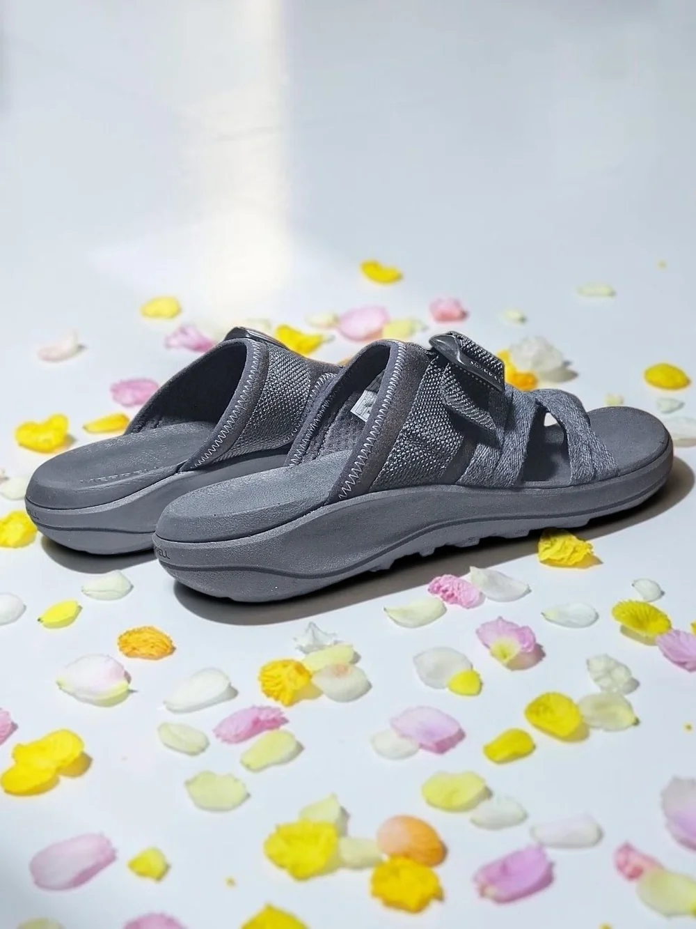 Woman's Sandals Merrell District 4 Post Sandal US Size 8